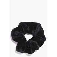 velvet scrunchie black