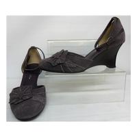 Very good condition purple, high heeled summer shoes M&S Marks & Spencer - Size: 4 - Purple - Heeled shoes