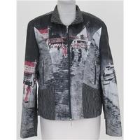 verse size 10 black casual jacket with photo prints