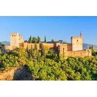Viator Exclusive: Priority Access to Alhambra and Generalife Gardens in Granada