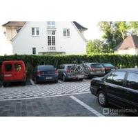 VILLA AM WALDSCHLOÃCHE