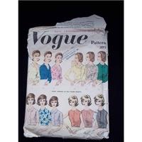 Vintage Vogue Basic Proportioned Blouses Pattern - 3015 - size 14, 34 inch bust