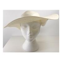 Vintage Style Cream Genevieve Louis Nigel Rayment Harrods Wedding Hat