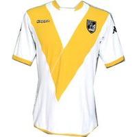 Vitoria Guimares home 05/06