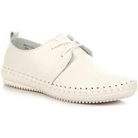 Vinceza Bia?e Skórzane Komfortowe women\'s Shoes (Trainers) in white