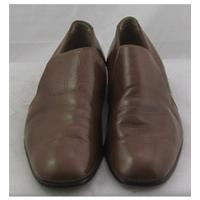 Vintage Grenson, size 7 70\'s brown slip on shoes