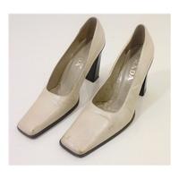 Vintage 1990\'s Prada Party Heels Size UK 4.5 Featuring Snow White Leather Upper (EU 37.5)