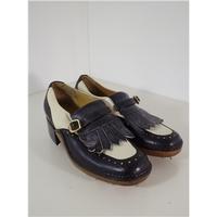 Vintage 1970\'s Gucci Size 2.5 Monochrome Loafer Style Golf Shoes