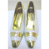 Vintage 1980\'s ESCADA Size 3.5 White And Gold Leather Block Heeled Slip On Shoes