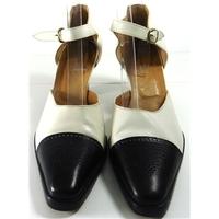vintage ralph lauren size 55 ivory black spectator style heels