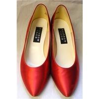 Vintage Rainbow Club \'Crystal\' Size 6 Red Satin Court Shoes - Boxed