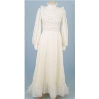 Vintage size S cream wedding dress