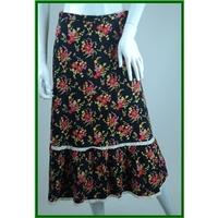 Vintage - Size: M - Black - Patterned skirt