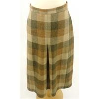 Vintage circa 1970s Size 14 Brown and Green Large Check Design Pencil Skirt