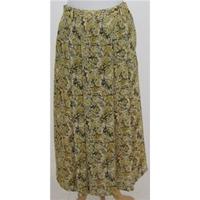 Viyella Size: 12 Yellow/black Long skirt