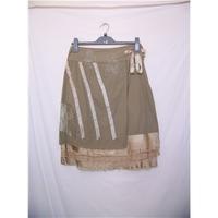 vila size 10 green knee length skirt