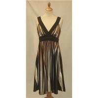 VILA Size M Sleeveless Striped Knee Length Carlina Dress. VILA - Brown - Knee length dress