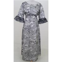 Vintage 70\'s, handmade, size L, grey and white evening dress