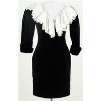 Vintage 80\'s, Droopy & Browns size S monochrome velvet & lace cocktail dress