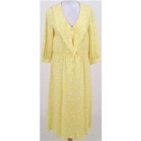 Vintage 80\'s Caroline Charles, size 10 yellow silk dress with butterflies