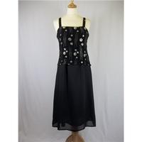 Vintage - Medium - Black - Dress Size: M - Black - Knee length dress