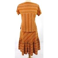 Vintage 1970\'s Handmade Size 12 Tribal Knit Twin Set Suit in tonal oranges