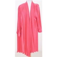 Vintage 70\'s Archa of Paris, one size salmon-pink plisse evening coat