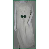 Vintage - Size: 14 - White - Full length Dress