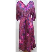 Vintage 70\'s Marjorie Ward, size 10 bright pink patterned dress
