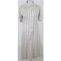 Vintage 70s Glaser Size 12 cream patterned shirt-dress