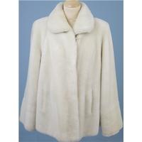 Vintage 1960s Astraka size L cream faux fur jacket