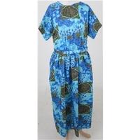 Vintage size L blue floral maxi-dress