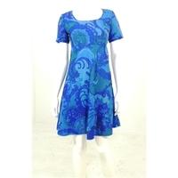 Vintage 1960s Size 8/10 Handmade Bright Blue and Green Paisley Print Short Sleeved A Line Dress