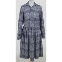 Vintage 70s, size M grey check long-sleeved dress