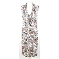 Vintage 1970\'s 30 inch Chest Brown & White Floral Print Sleeveless Dress