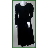 VINTAGE Laura Ashley - size 12 - Black - Velvet Dress