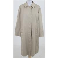 vintage 80s burberry sizem beige raincoat