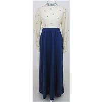 Vintage 70s Unbranded Size:M blue & cream long two-tone dress