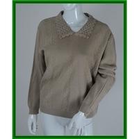 VINTAGE Merry Gold - Size: 14 - Beige - Jumper