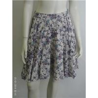 warehouse size 6 multi coloured knee length skirt