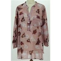 Wallis, size XL pink butterfly print blouse