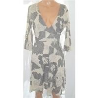 Warehouse Size 14 Grey and Beige Floral Print Dress