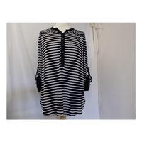 wallis size small blackwhite top