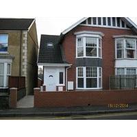 Well located 5 share house in the popular Sketty area