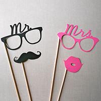 Wedding Décor MrMrs Photo Booth Props (4 Pieces)