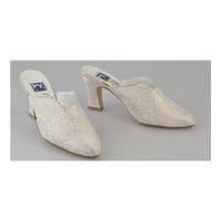 Wedding Shoes Size 4 by Hanna Goldman- Cream / ivory - Heeled shoes