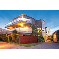 Whitesbeach Guesthouse