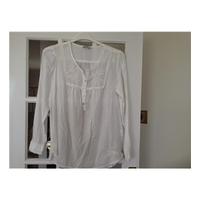 white long sleeved smock blouse by store 21 size 10 store twenty one w ...