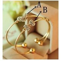 With Elegant Drill Hearts Love Knot Bracelet