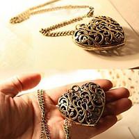Wild retro fashion personality hollow heart-shaped necklace sweater chain popular N479